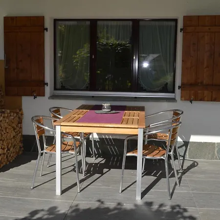 Tgesa Parde アパート *